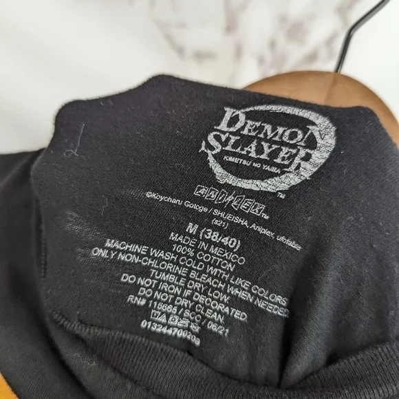 Crunchy Roll Demon Slayer T Shirt Kimetsu No Yaiba Womens Medium Black Season 1 - Picture 4 of 6